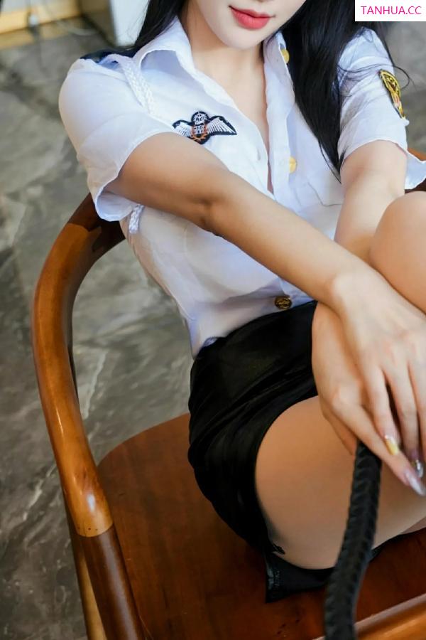   [XiuRen]高清写真图 2025.09.30 No.10832 小阿娇Gill 原色丝袜第33张图片